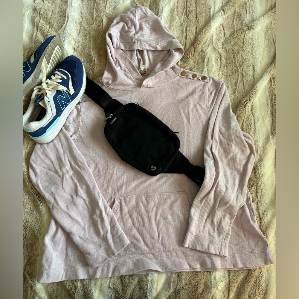 Loft outlet pale pink light weight sweatshirt with button detail. Sz L